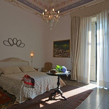 ريبوسْتو B&B Di Charme Camelie Palazzo Nicotra المظهر الخارجي الصورة