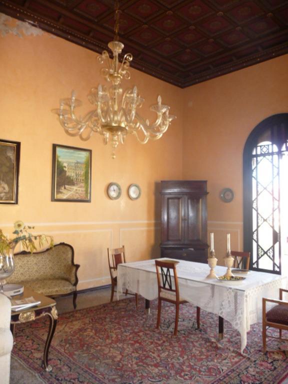 ريبوسْتو B&B Di Charme Camelie Palazzo Nicotra المظهر الخارجي الصورة