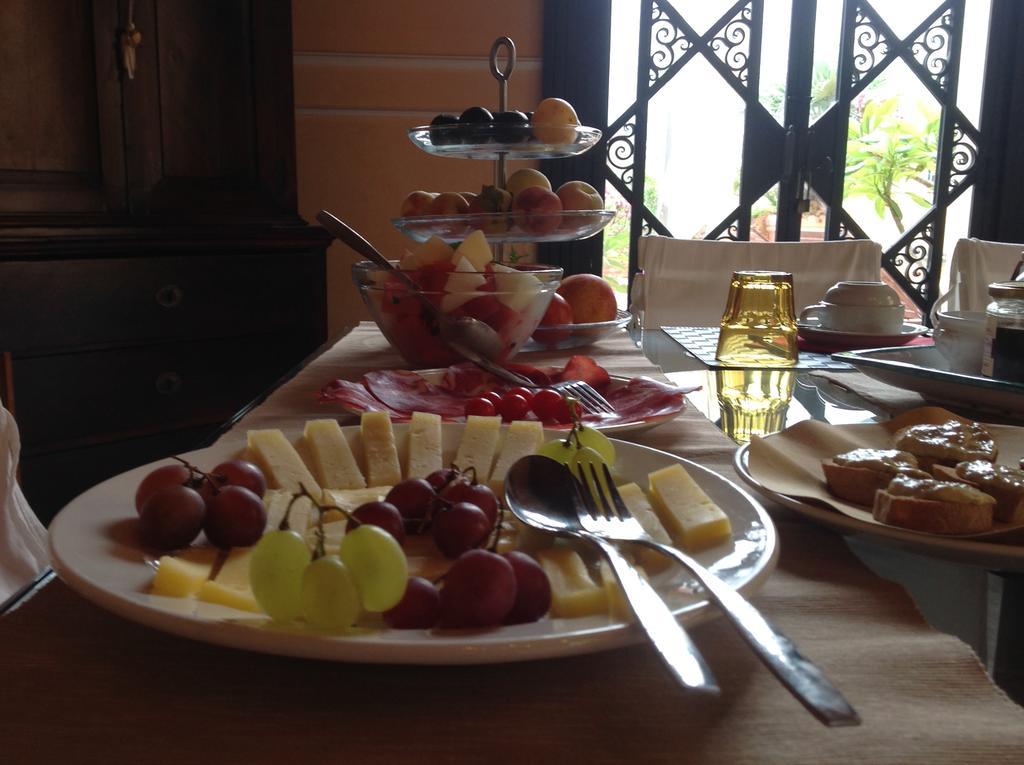 ريبوسْتو B&B Di Charme Camelie Palazzo Nicotra المظهر الخارجي الصورة