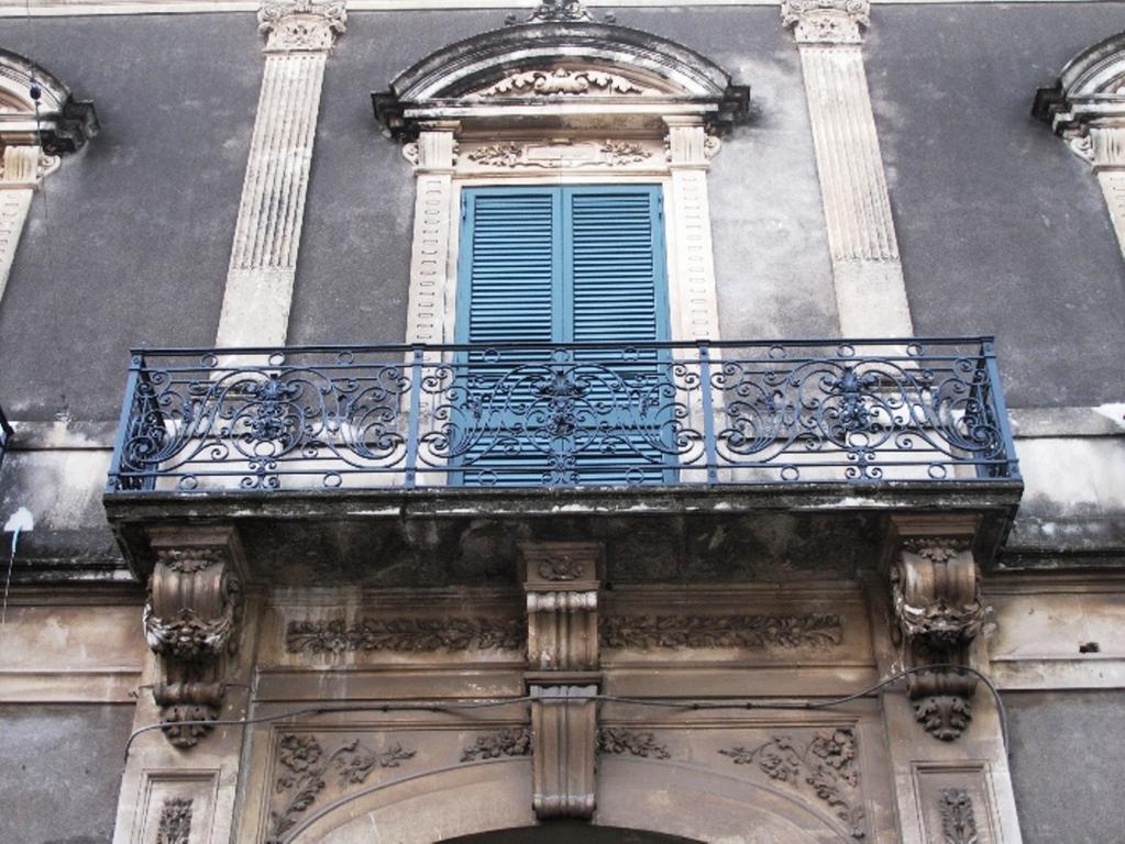 ريبوسْتو B&B Di Charme Camelie Palazzo Nicotra المظهر الخارجي الصورة