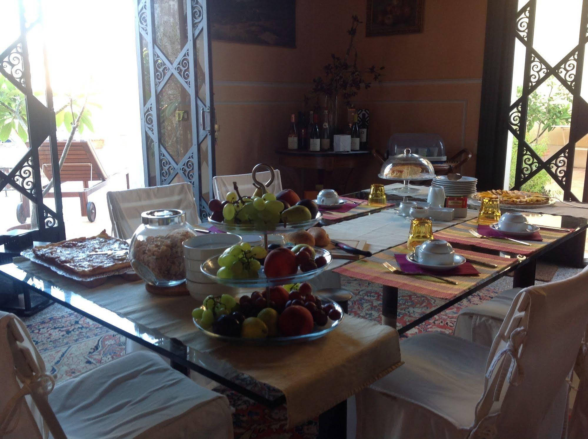 ريبوسْتو B&B Di Charme Camelie Palazzo Nicotra المظهر الخارجي الصورة