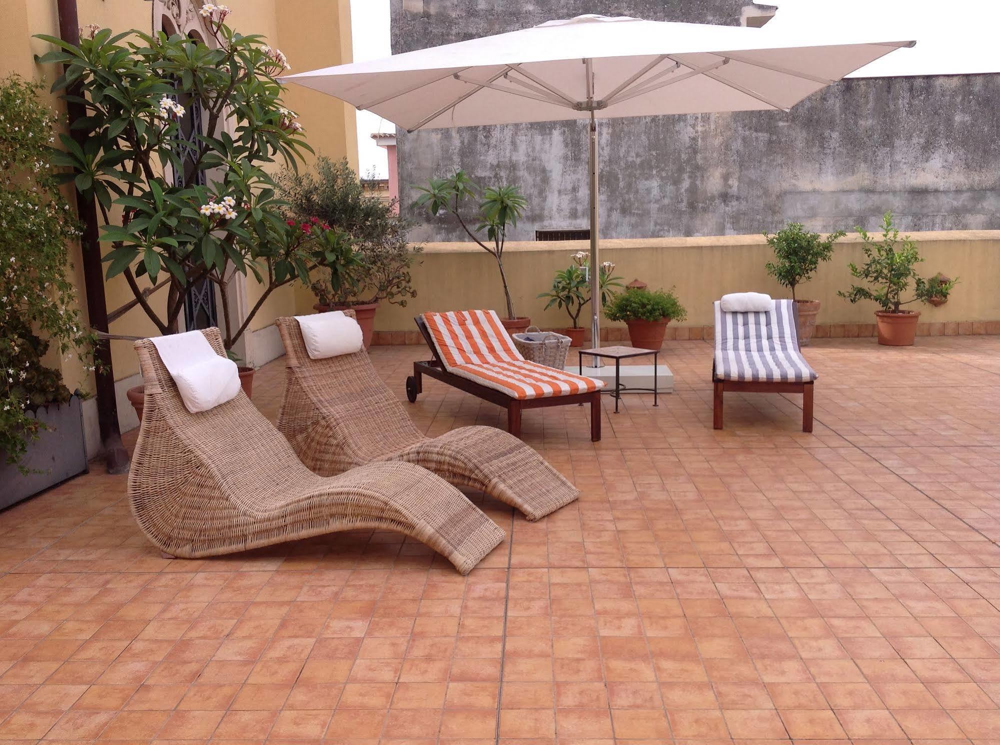 ريبوسْتو B&B Di Charme Camelie Palazzo Nicotra المظهر الخارجي الصورة