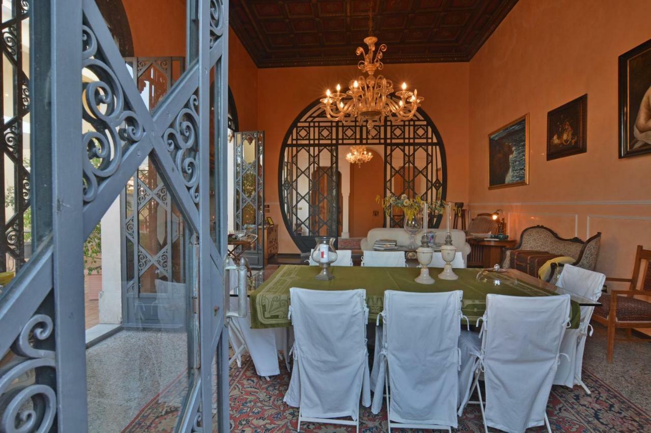 ريبوسْتو B&B Di Charme Camelie Palazzo Nicotra المظهر الخارجي الصورة