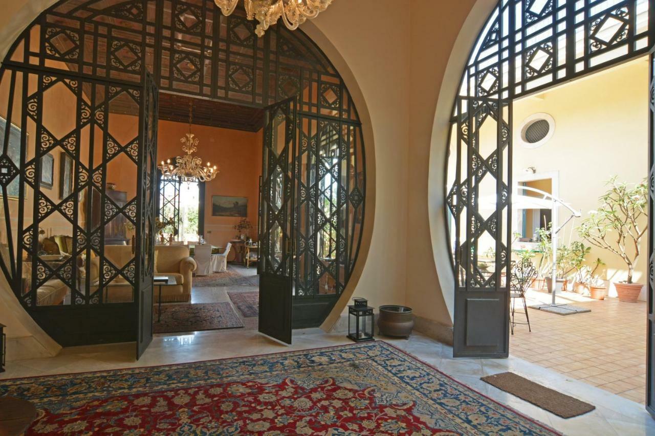 ريبوسْتو B&B Di Charme Camelie Palazzo Nicotra المظهر الخارجي الصورة