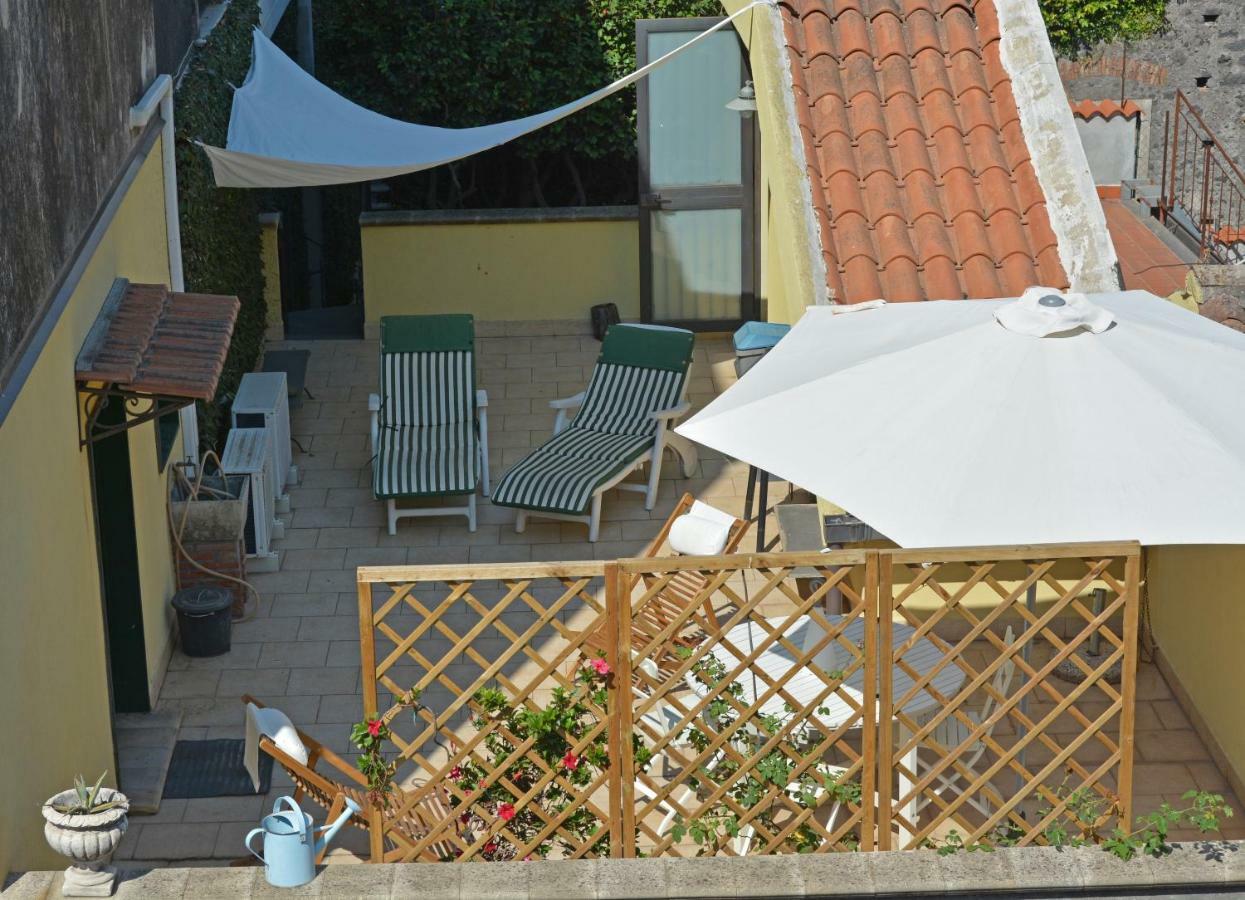 ريبوسْتو B&B Di Charme Camelie Palazzo Nicotra المظهر الخارجي الصورة