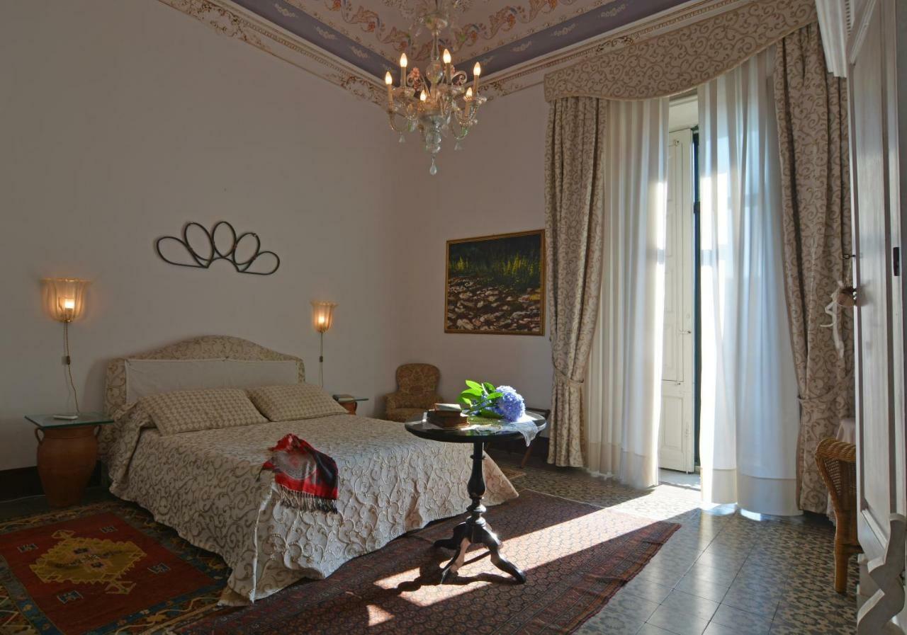 ريبوسْتو B&B Di Charme Camelie Palazzo Nicotra المظهر الخارجي الصورة