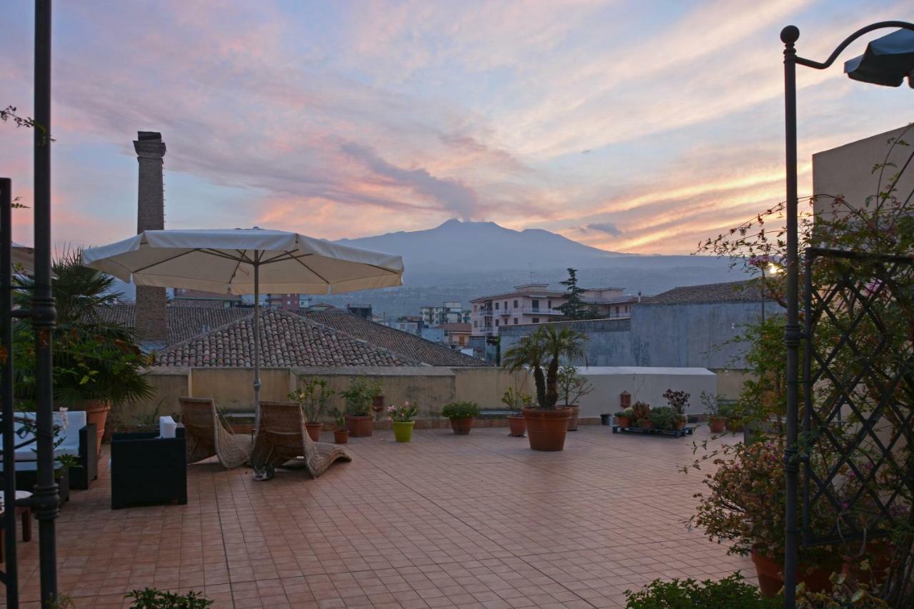 ريبوسْتو B&B Di Charme Camelie Palazzo Nicotra المظهر الخارجي الصورة