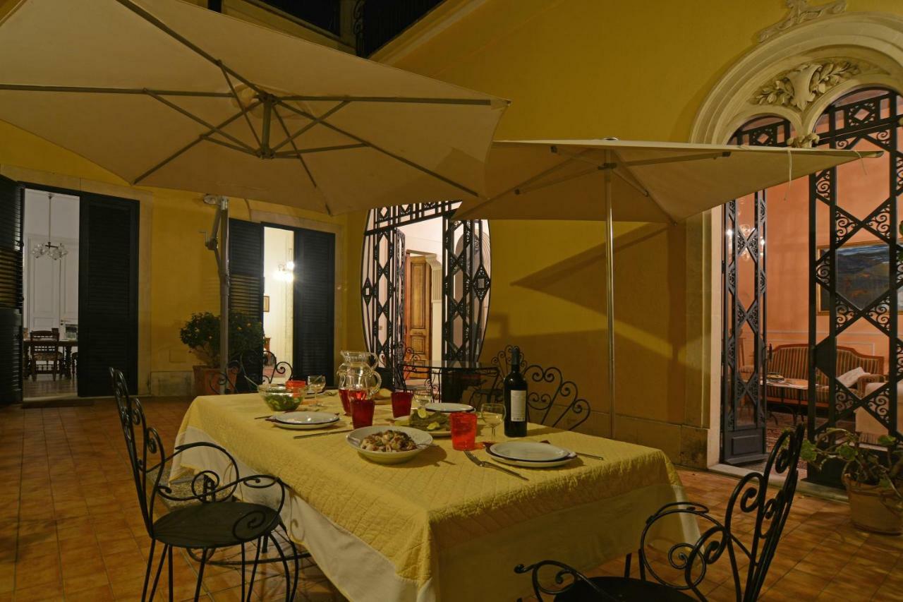 ريبوسْتو B&B Di Charme Camelie Palazzo Nicotra المظهر الخارجي الصورة