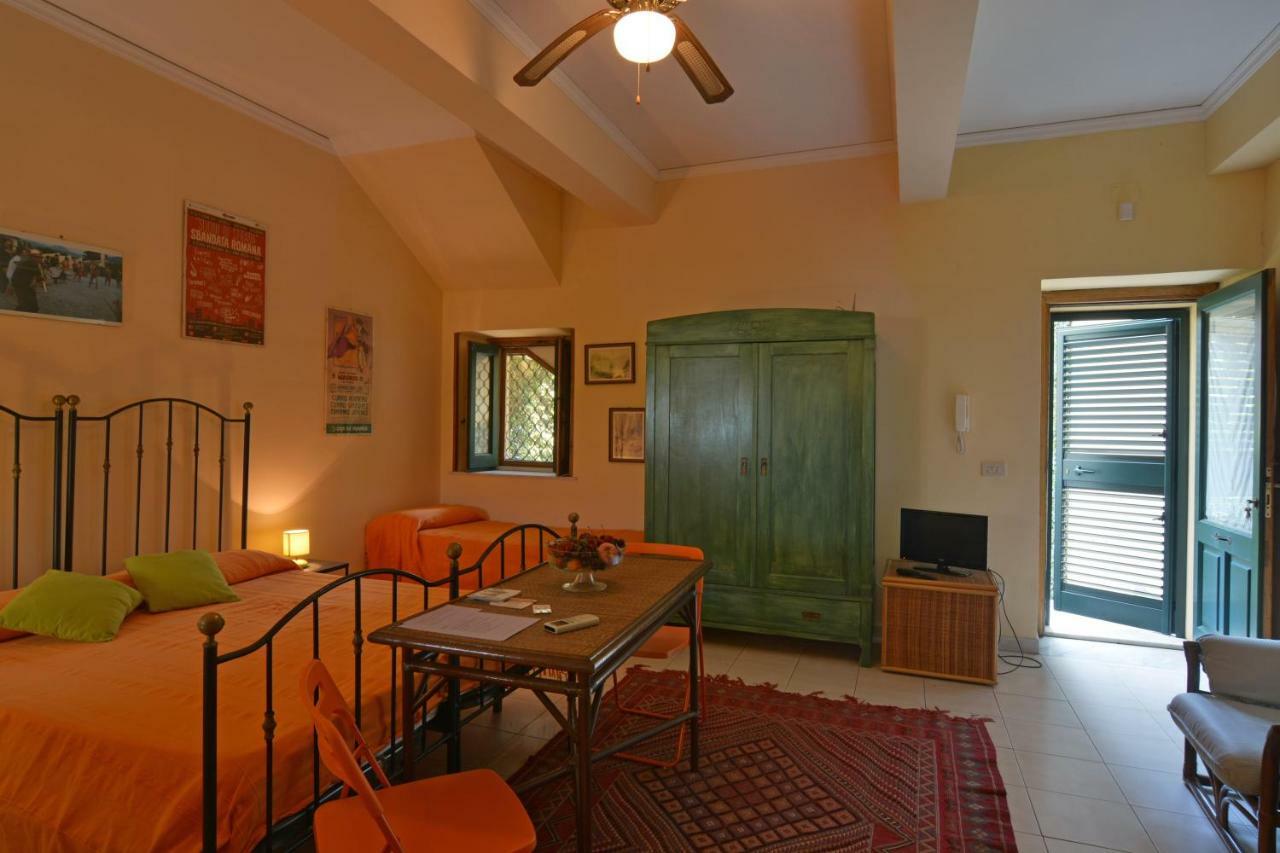 ريبوسْتو B&B Di Charme Camelie Palazzo Nicotra المظهر الخارجي الصورة
