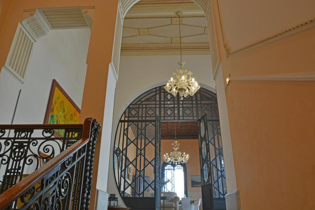 ريبوسْتو B&B Di Charme Camelie Palazzo Nicotra المظهر الخارجي الصورة