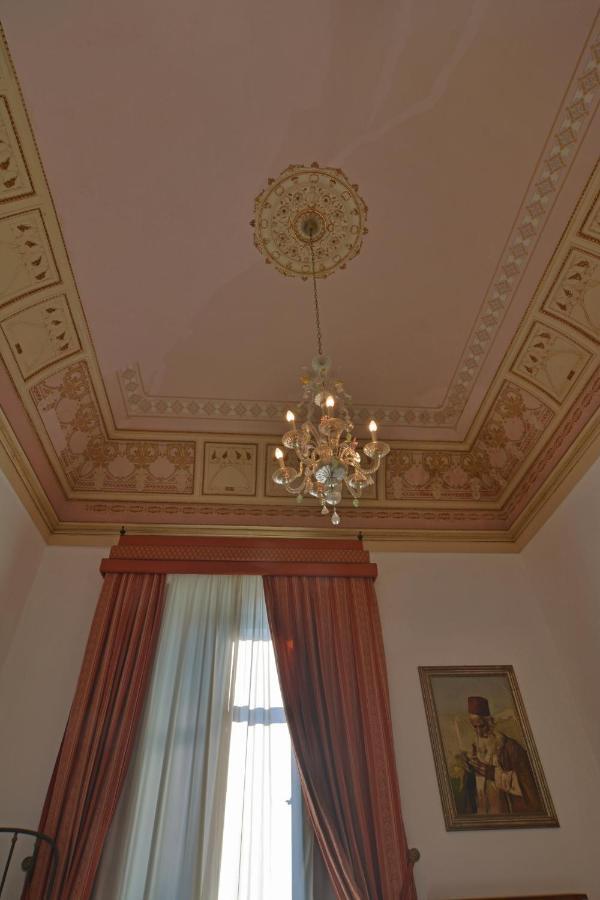 ريبوسْتو B&B Di Charme Camelie Palazzo Nicotra المظهر الخارجي الصورة